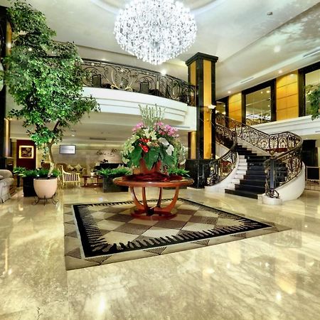 Aston Tropicana Hotel Bandung Exterior foto