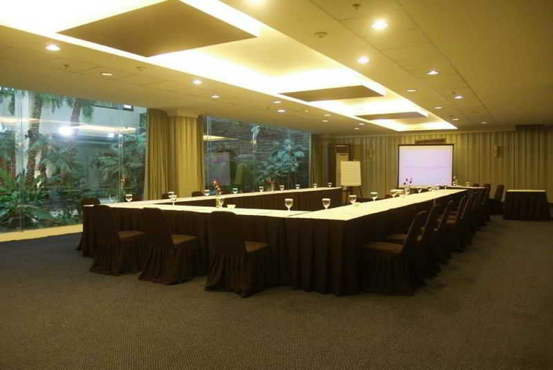 Aston Tropicana Hotel Bandung Exterior foto