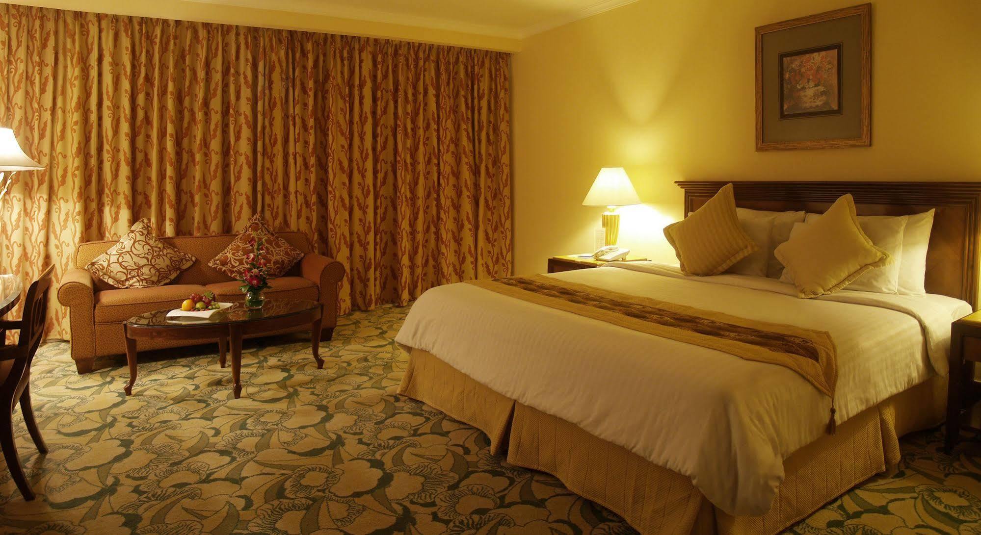 Aston Tropicana Hotel Bandung Exterior foto