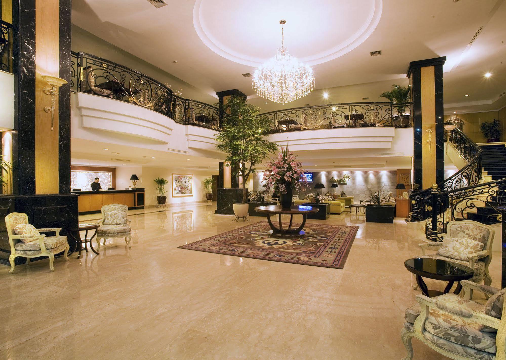 Aston Tropicana Hotel Bandung Exterior foto