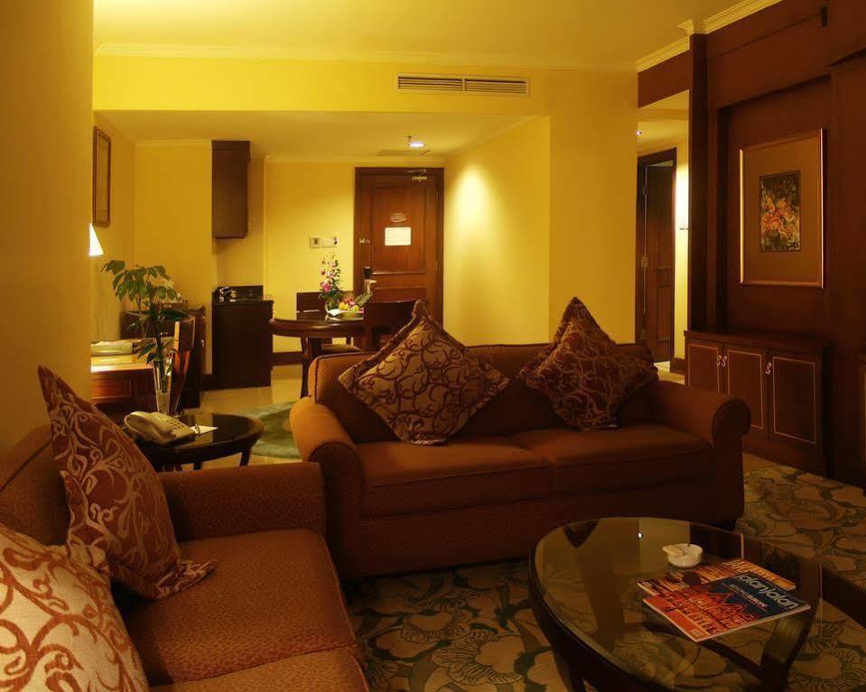 Aston Tropicana Hotel Bandung Exterior foto
