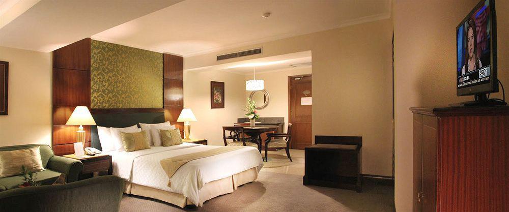 Aston Tropicana Hotel Bandung Exterior foto